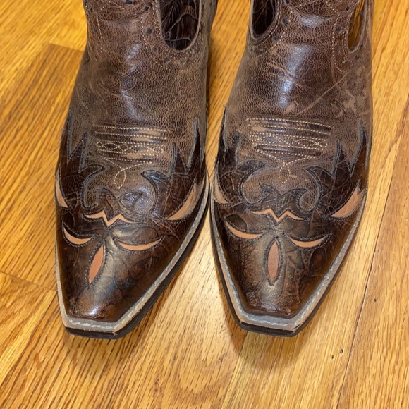 Ariat Boots - Picture 2 of 6